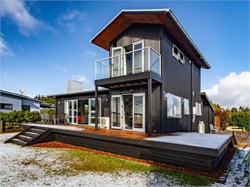 Sunshine and Snow Lodge (Bachcare) - Ohakune