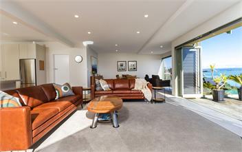 'Harbour View - Two' - Nelson Waterfront Apartment - Nelson