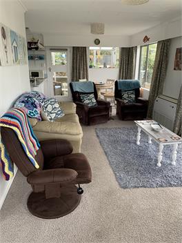 A Cosy Beach Cottage Charmer - Riverton