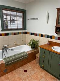 Character House on 3/4 acre - Nelson