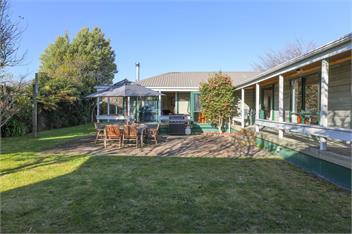 Five Mile Yay (Bachcare) - Taupo