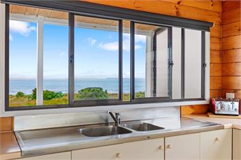 Sunny Seas Papamoa Beachfront Retreat - Papamoa