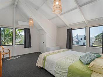 Spacious Family Getaway (Bachcare) - Whangamata