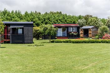 Onaeros Cute Little Cottages (Bachcare) - Waitara