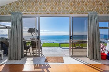 MATARANGI BEACH FRONT - RICHARDSONS - Whitianga