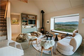 Ranger's Retreat | Stunning Mountain Views | Rural Location | Outdoor Fireplace - Wanaka