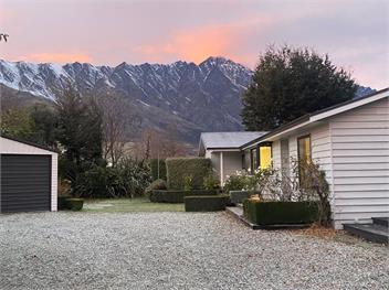 Frankton Favourite (Bachcare) - Queenstown