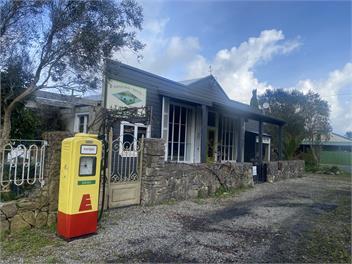 Awakino River Lodge - Coastal Romance - Historic - Spa Pool - Black Sand Beaches - Mokau