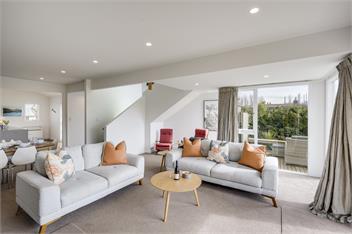 7th Heaven *Spa Pool, Swimming Pool & Close to CBD* - Napier