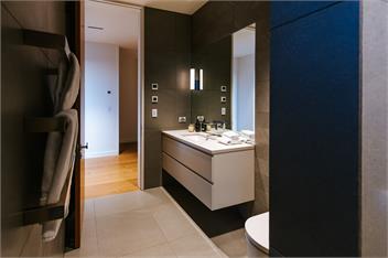 Ridgecrest | Lake Views | Spa Pool - Wanaka