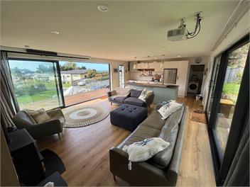 Modern Coastal Retreat - Marahau
