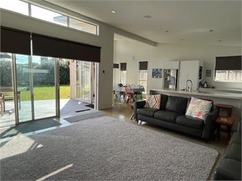 A GIVEN AVE ESTUARY ESCAPE                                           - Whangamata
