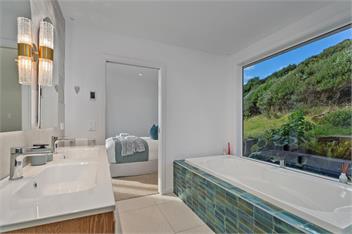 Rings Beach Retreat - Award Winning Property - 