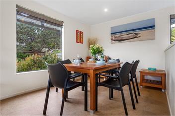 Sandy Feet Beach House - right across from Onemana Beach - 