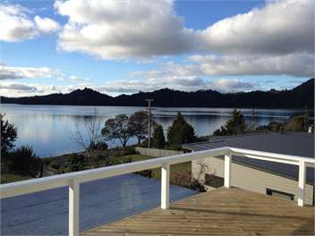 Lake Cottage - lake rotoma