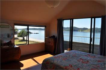 Beach House in Oakura Bay / Ohawini Bay, Northland - Oakura Bay