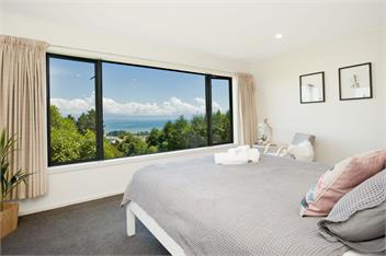 'Commodore' - Nelson Sea View Holiday Home - Nelson