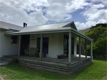 "The Stables " Te Awaiti Station - Martinborough