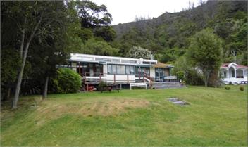 Beach House - PICTON