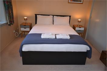 LARGE CITY CBD APARTMENT (VIC12) - Wellington