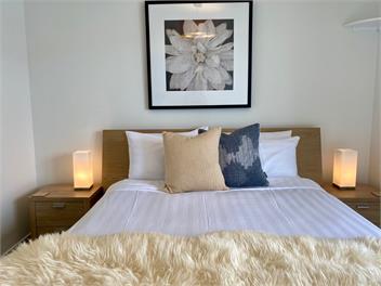 LakeLife Lake Front Apartment - Queenstown