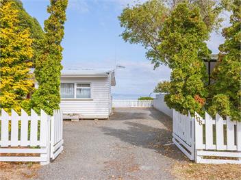 Lake Edge Cottage (Bachcare) - Waitahanui