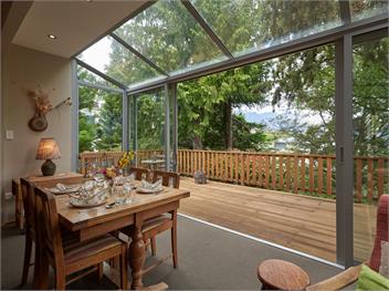 Retro Retreat (Bachcare) - Queenstown