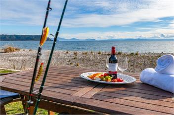 Waitahanui Lakefront Escape (Bachcare) - Waitahanui