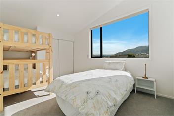 Jacks Point Family Retreat (Bachcare) - Queenstown