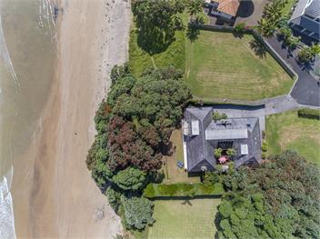 Calianne - Superb Beachfront Architecture - Far North