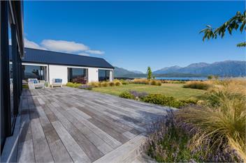 Lake House (Bachcare) - Te Anau