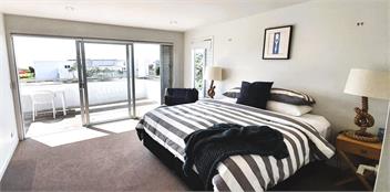 PARAOA BEACH HOUSE - Omaha