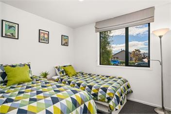 Relax on Snowberry (Bachcare) - Wanaka