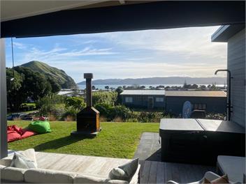 Mahia Bach with Spa - Mahia Beach