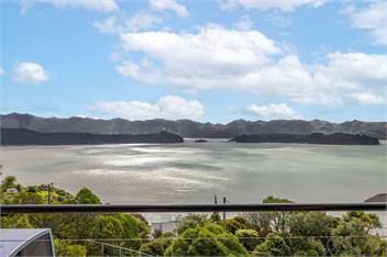 The Bolthole (Bachcare) - Lyttelton