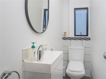 Spacious Family Getaway (Bachcare) - Whangamata