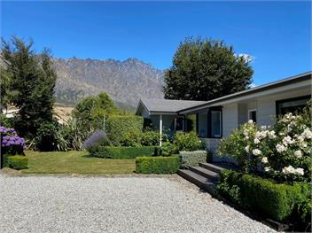 Frankton Favourite (Bachcare) - Queenstown