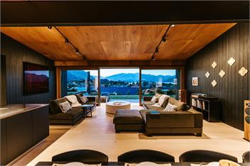 The Brick House | Lake Views | Sleeps 10 - Wanaka