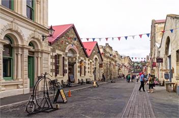 3 Bedroom Victorian Villa with Sea Views - OAMARU 