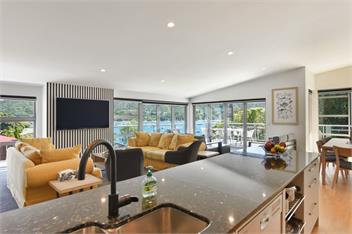 Waikawa Bay View (Bachcare) - Picton