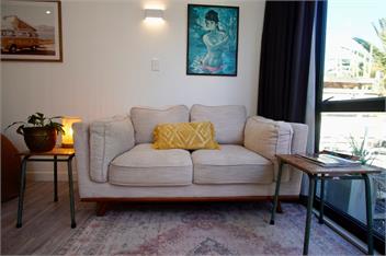 Sunny home with self-contained cabin - Napier