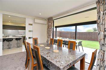 Spacious Family & Group Retreat - Wigram Residence - Christchurch