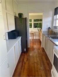 LOCATION! LOCATION! ...EPIC Beach Front Bach - Northland