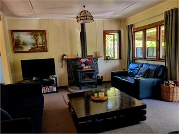 Cement Workers Cottage - Golden Bay