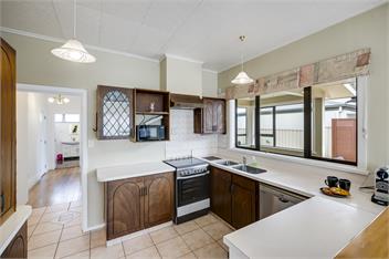 Charming on Cambridge - Taradale - Napier