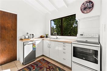 Village Apartment, just steps from centre of town - Hastings