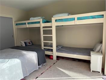 A GIVEN AVE ESTUARY ESCAPE                                           - Whangamata