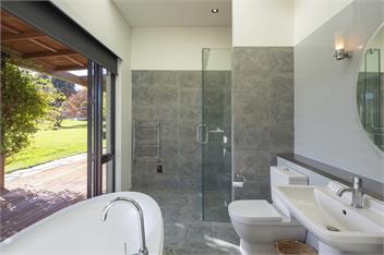 Dalefield Hideaway | Hot Tub & Mountain Views - 