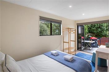 Sandy Feet Beach House - right across from Onemana Beach - 