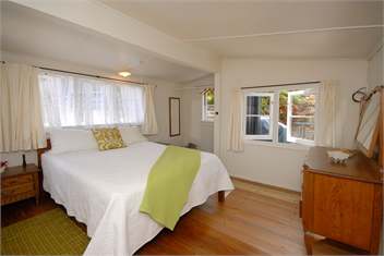 Mabel's, 1860's Cottage - Mangonui